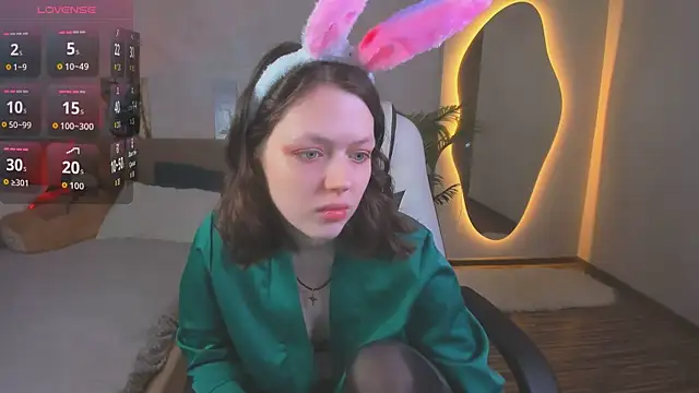 Lunar Lily online show from April 2026 05:37:02 AM