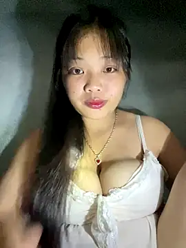 Snapshot of Lyrasss chatting on September 2025 04:07:01 PM Lyrasss online show from September 2025 04:07:01 PM