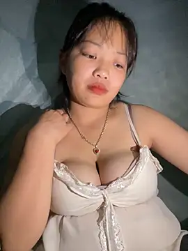 Lyrasss online show from October 2025 03:10:02 PM