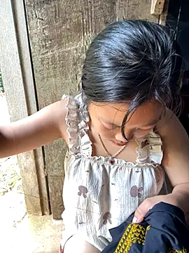 Lyrasss online show from October 2025 02:53:02 AM