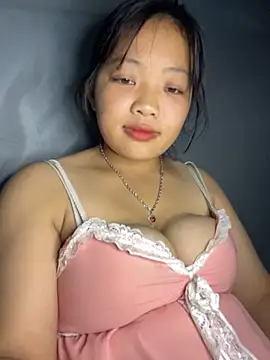 Lyrasss online show from October 2025 03:36:01 PM