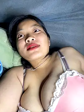 Lyrasss online show from October 2025 04:53:01 AM