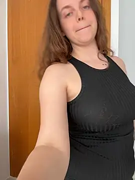 TenderLaGlamor online show from March 2026 02:30:01 PM