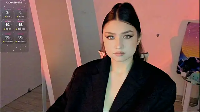 Sandra Curly online show from January 2026 11:41:02 PM