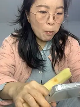 Snapshot of cgooh-611 chatting on May 2026 04:06:02 AM cgooh-611 online show from May 2026 04:06:02 AM