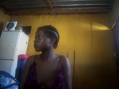 Snapshot of Caramelchick01 chatting on October 2025 06:55:01 AM Caramelchick01 online show from October 2025 06:55:01 AM