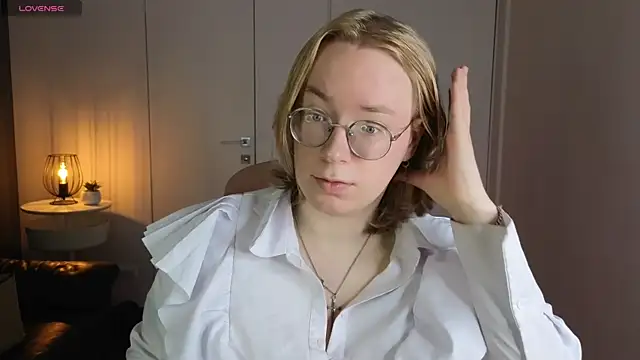 Amanda Butlerr online show from June 2026 12:44:02 PM
