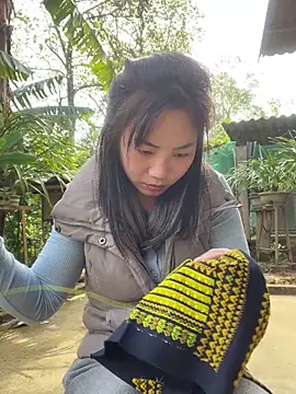 AAANINE22 online show from October 2025 02:19:01 AM