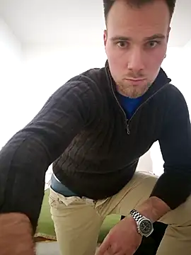 mrlyuis online show from November 2025 09:48:02 PM