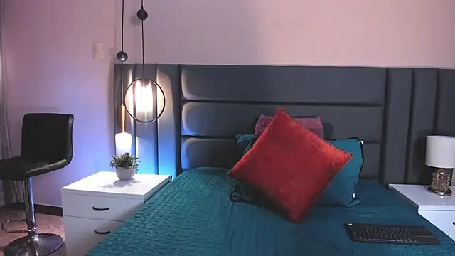 SagiraBelle online show from November 2025 06:08:01 PM