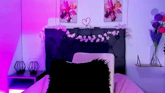 SagiraBelle online show from April 2026 07:58:01 PM