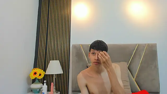 Tom and bunny online show from September 2025 11:43:02 AM