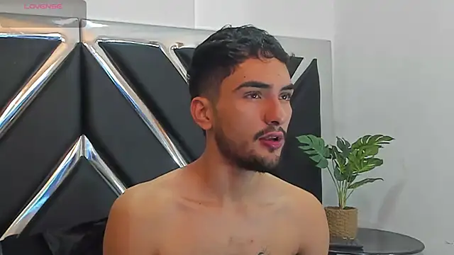 AlekRuizx online show from September 2025 05:49:01 PM