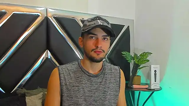 AlekRuizx online show from September 2025 03:55:02 AM