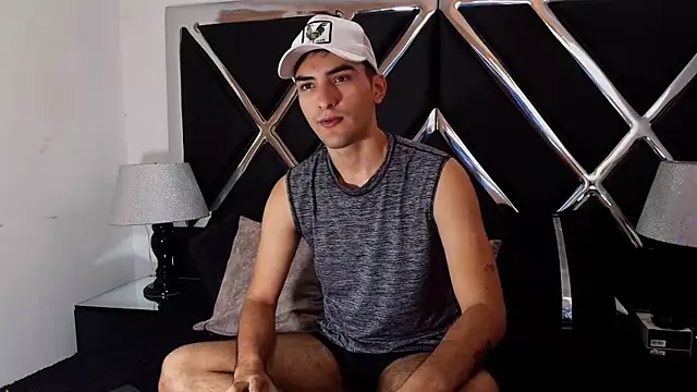 AlekRuizx online show from October 2025 07:21:02 PM