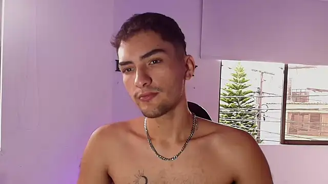 AlekRuizx online show from November 2025 03:46:02 PM