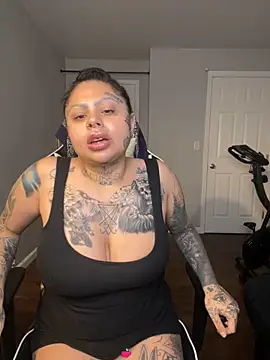 chicanachic13 online show from October 2025 06:54:01 AM