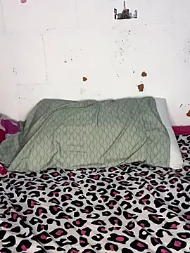 mily 09 online show from October 2025 03:24:02 PM