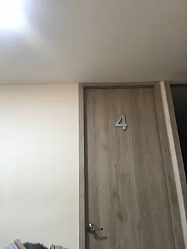 Miia Parker online show from November 2025 01:11:02 PM