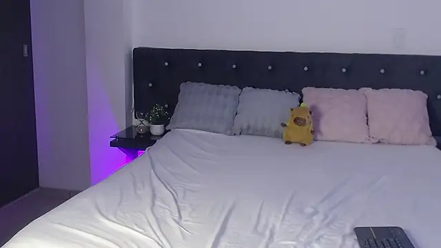 Snapshot of anne_colucci chatting on September 2025 08:19:01 AM anne colucci online show from September 2025 08:19:01 AM