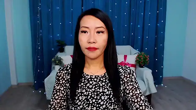 LiaPak online show from September 2025 12:00:02 AM