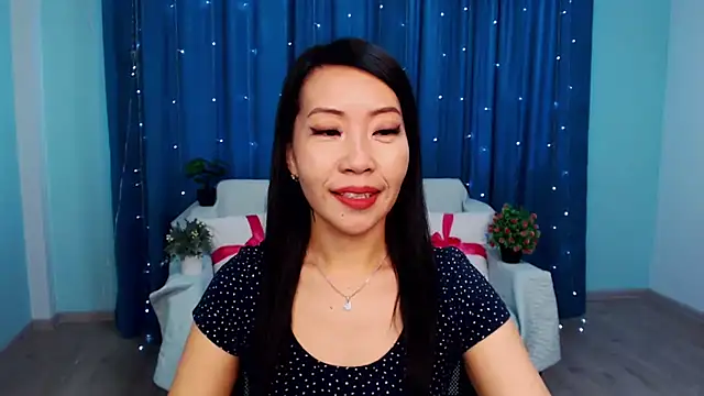 LiaPak online show from October 2025 01:06:01 AM