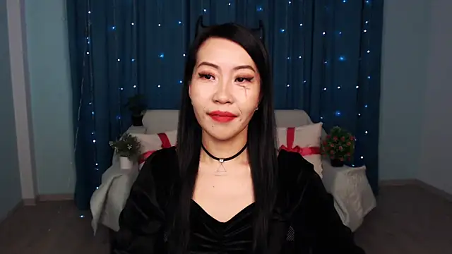 LiaPak online show from October 2025 01:06:02 AM