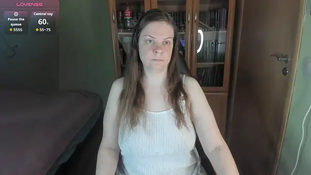 MiaLores online show from May 2026 09:05:02 AM