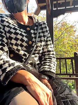 xiaoliansweet online show from October 2025 06:15:02 AM