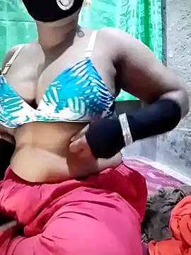 Mistompa24 online show from December 2025 06:17:01 PM