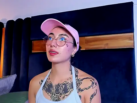 Snapshot of cami_zapata chatting on October 2025 09:48:01 PM cami zapata online show from October 2025 09:48:01 PM