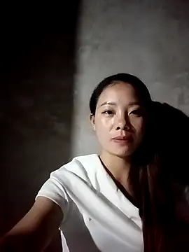 Snapshot of milo123-xx chatting on October 2025 12:49:02 PM milo123-xx online show from October 2025 12:49:02 PM