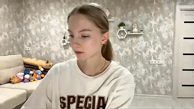 BrightAnnie online show from October 2025 03:09:01 PM