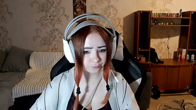 PansyBorriello online show from September 2025 04:19:02 PM