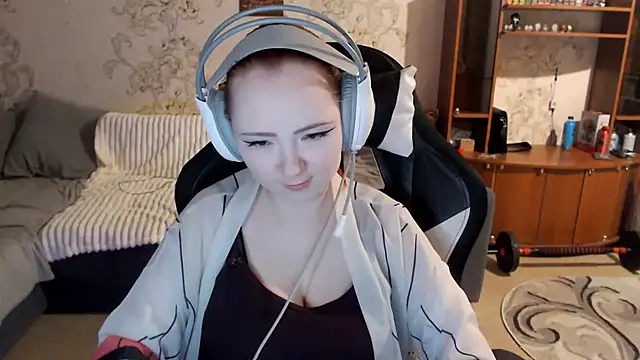 PansyBorriello online show from September 2025 04:09:02 PM