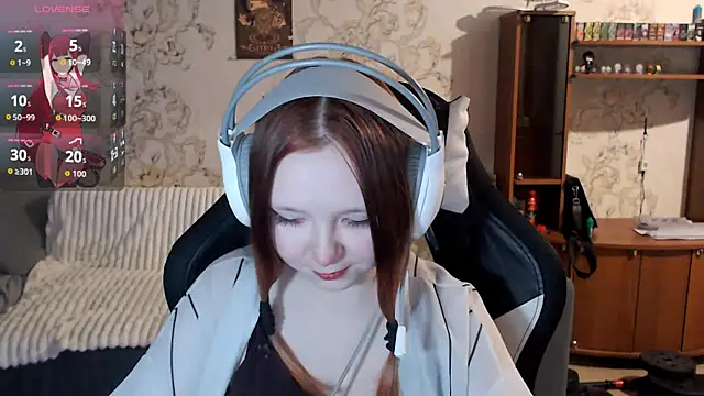 PansyBorriello online show from October 2025 04:16:01 PM