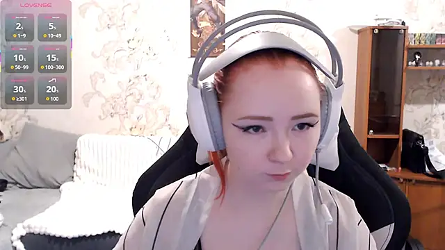 PansyBorriello online show from November 2025 04:08:02 PM