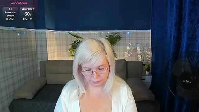 Hella Fabel online show from January 2026 01:10:02 AM