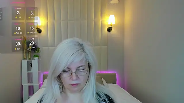 Snapshot of Hella_Fabel chatting on June 2026 01:09:01 AM Hella Fabel online show from June 2026 01:09:01 AM