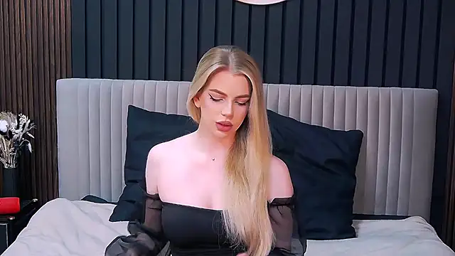 MilanaCeleste online show from November 2025 01:05:01 AM