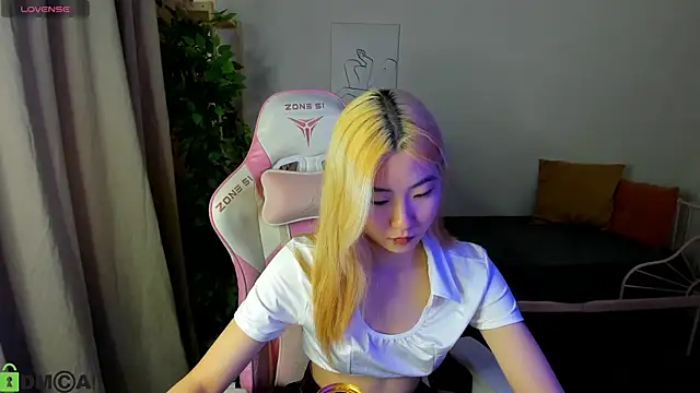 Aisi 18 online show from October 2025 05:38:02 AM