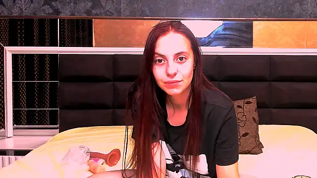 MillieTinny online show from October 2025 05:52:01 PM