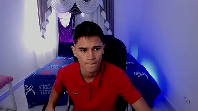 Aron Boyy online show from October 2025 08:15:01 PM