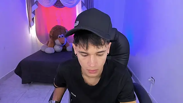 Aron Boyy online show from March 2026 08:04:01 PM