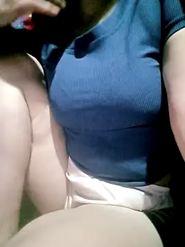 Surrilove online show from November 2025 04:07:02 PM