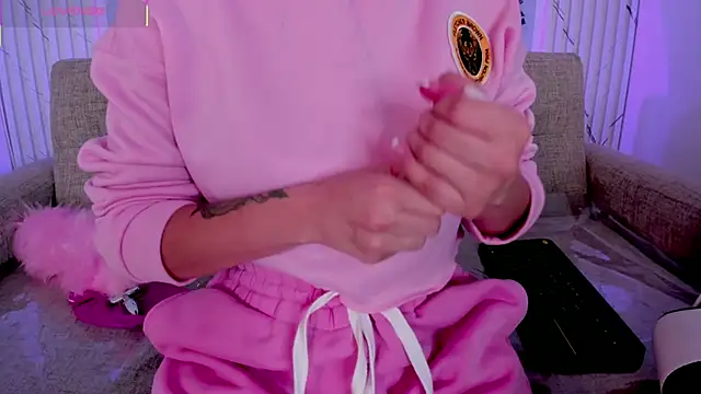 Snapshot of chloegils_ chatting on October 2025 02:30:02 PM chloegils online show from October 2025 02:30:02 PM