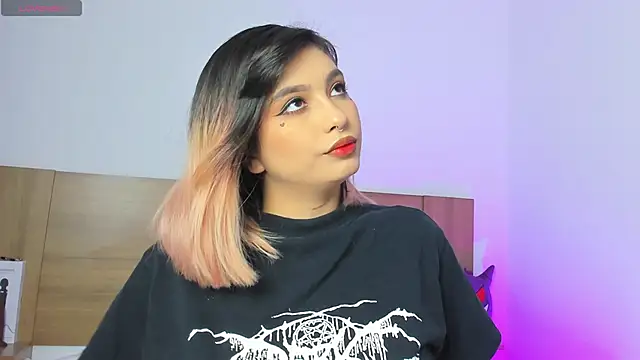 Akatsumi  online show from October 2025 09:37:01 PM