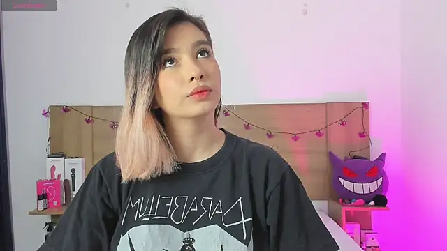 Akatsumi  online show from October 2025 02:51:02 PM