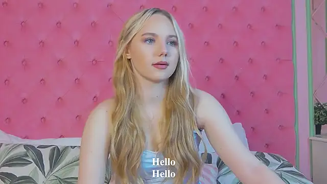 Snapshot of Sky_Cutie chatting on September 2025 04:47:01 AM Sky Cutie online show from September 2025 04:47:01 AM