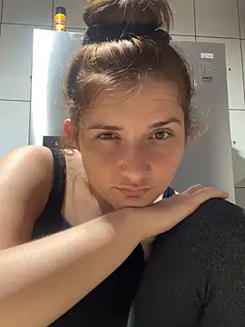 Snapshot of Bininhas2 chatting on October 2025 06:49:01 AM Bininhas2 online show from October 2025 06:49:01 AM